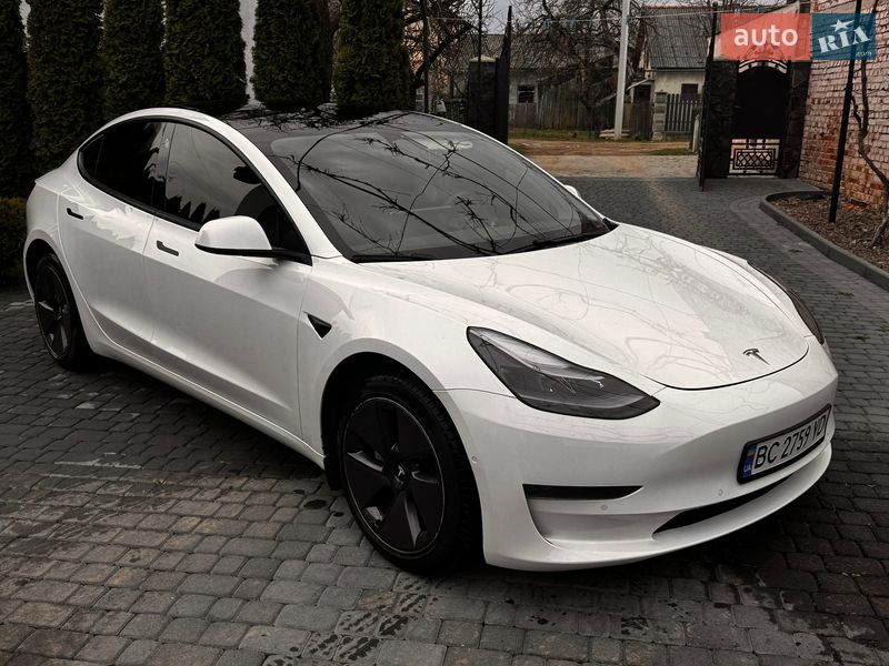 Седан Tesla Model 3 2021 в Самборе