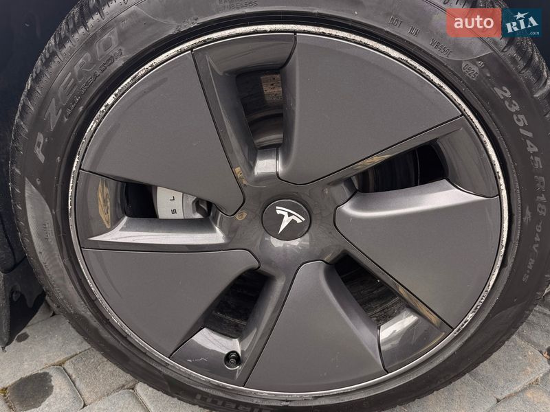 Седан Tesla Model 3 2021 в Самборе