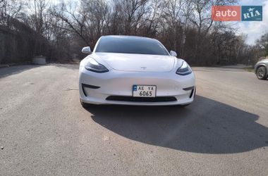 Седан Tesla Model 3 2020 в Дніпрі