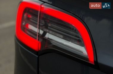 Седан Tesla Model 3 2018 в Ковелі