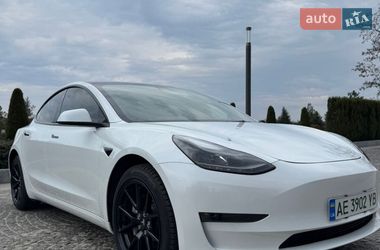 Седан Tesla Model 3 2023 в Дніпрі