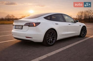 Седан Tesla Model 3 2021 в Виннице