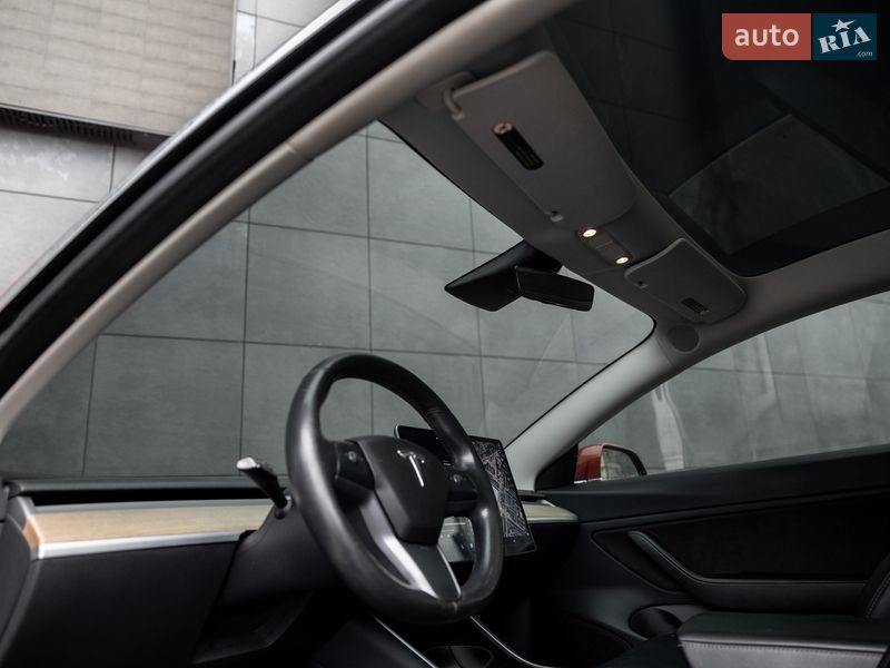 Седан Tesla Model 3 2018 в Житомирі