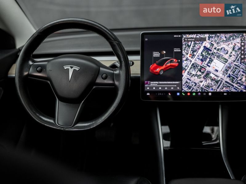 Седан Tesla Model 3 2018 в Житомирі