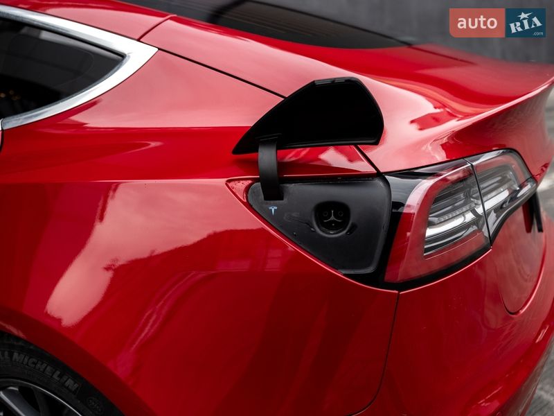 Седан Tesla Model 3 2018 в Житомирі