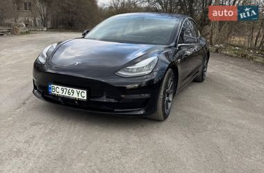 Седан Tesla Model 3 2018 в Львове
