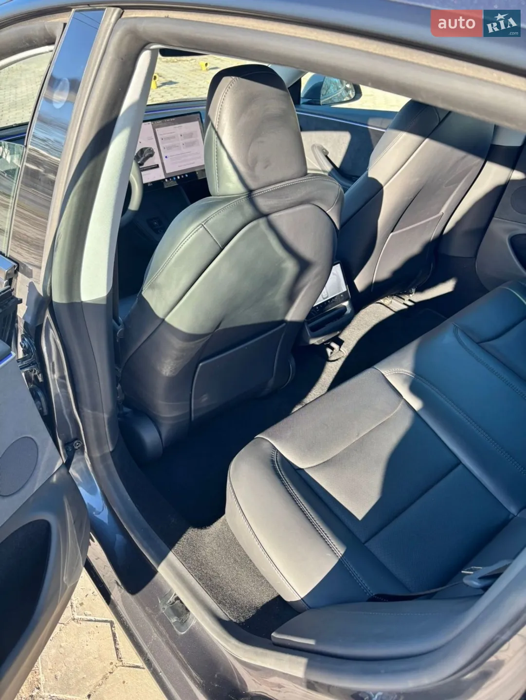 2025 Tesla Model 3 - мініатюра 9