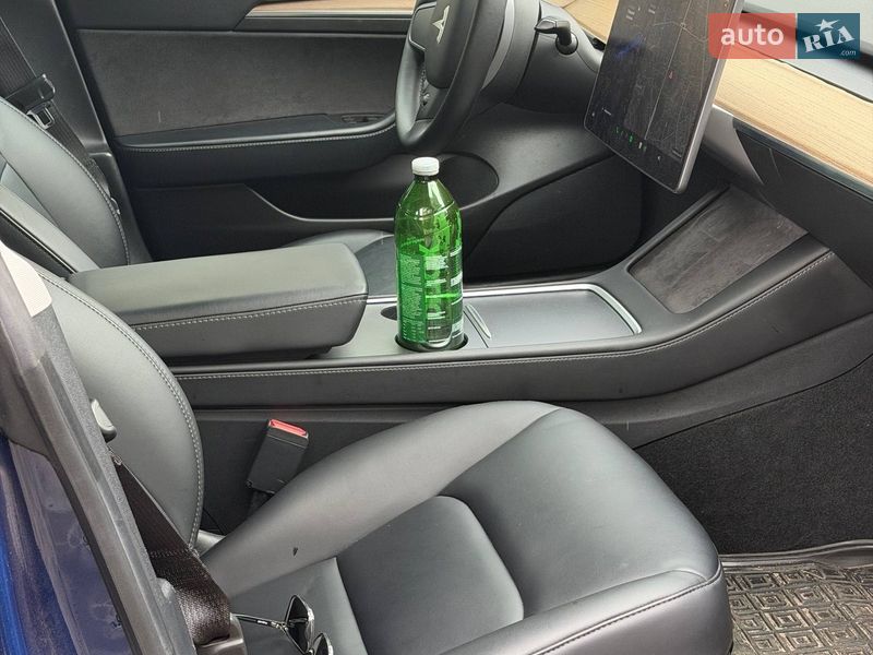 Седан Tesla Model 3 2021 в Києві