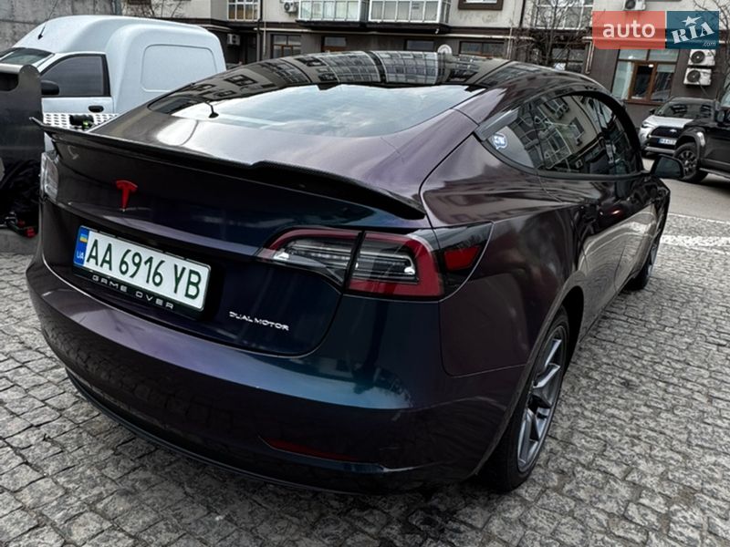 Седан Tesla Model 3 2021 в Києві