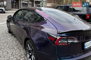 Седан Tesla Model 3 2021 в Києві