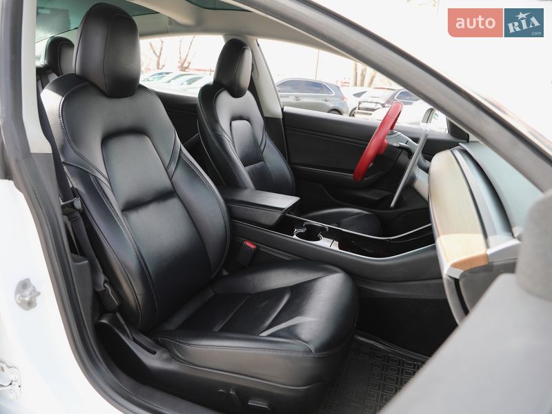 Седан Tesla Model 3 2019 в Харькове