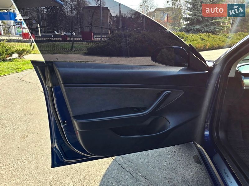 Седан Tesla Model 3 2019 в Полтаве