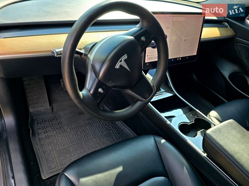 Седан Tesla Model 3 2019 в Полтаве