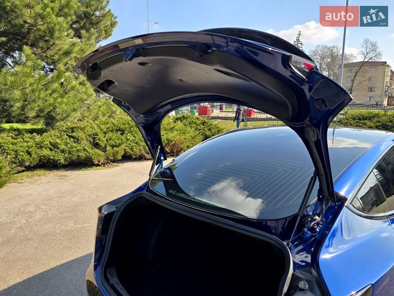 Седан Tesla Model 3 2019 в Полтаве