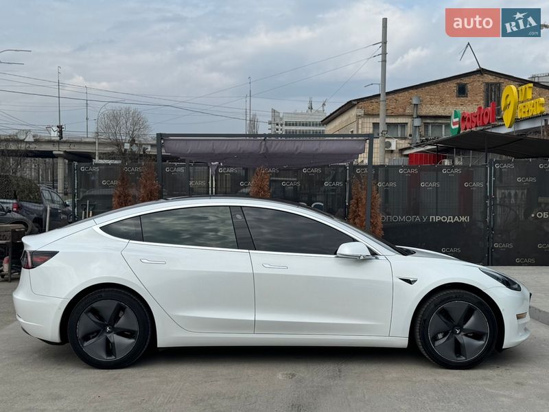 Седан Tesla Model 3 2019 в Киеве