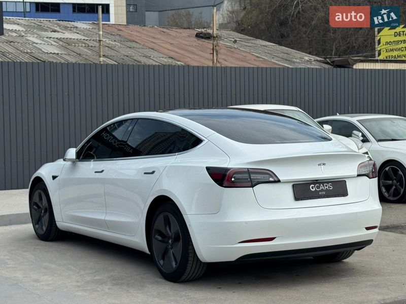 Седан Tesla Model 3 2019 в Киеве