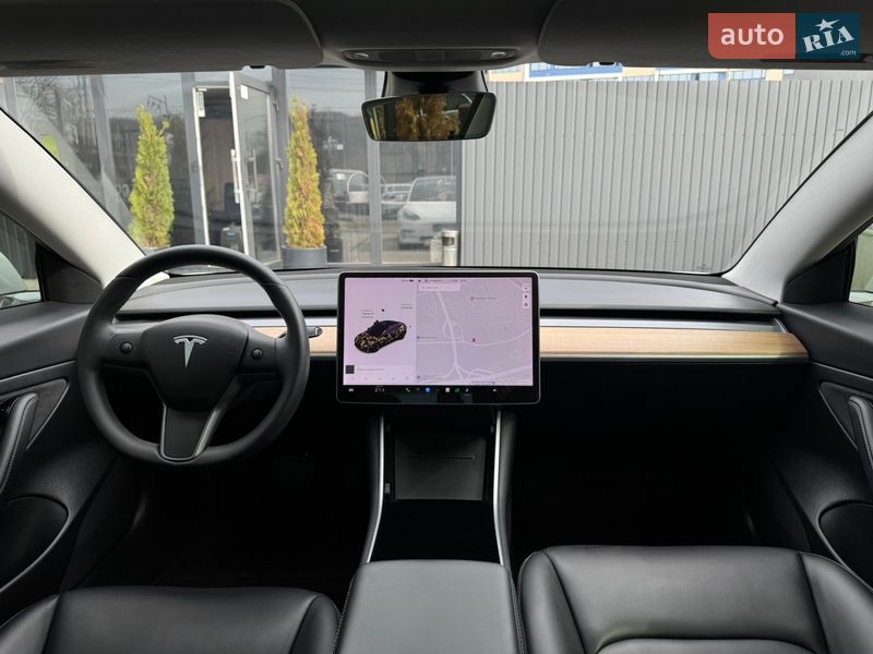 Седан Tesla Model 3 2019 в Киеве