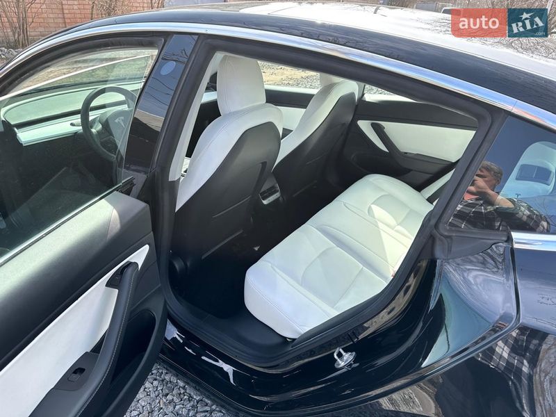 Седан Tesla Model 3 2020 в Харкові
