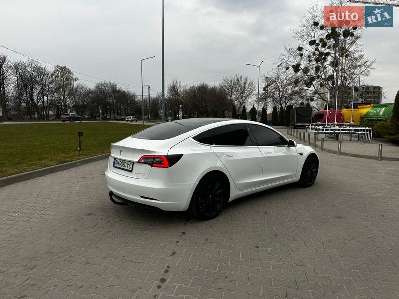 Седан Tesla Model 3 2019 в Житомирі