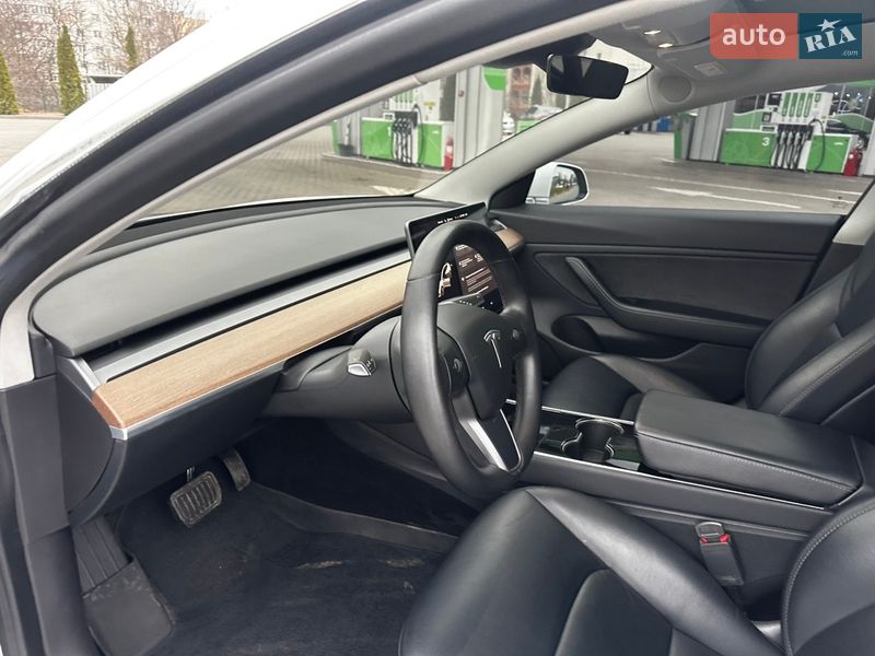 Седан Tesla Model 3 2019 в Житомирі
