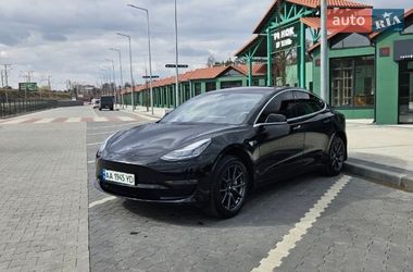 Седан Tesla Model 3 2018 в Ірпені