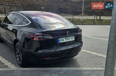 Седан Tesla Model 3 2018 в Ирпене