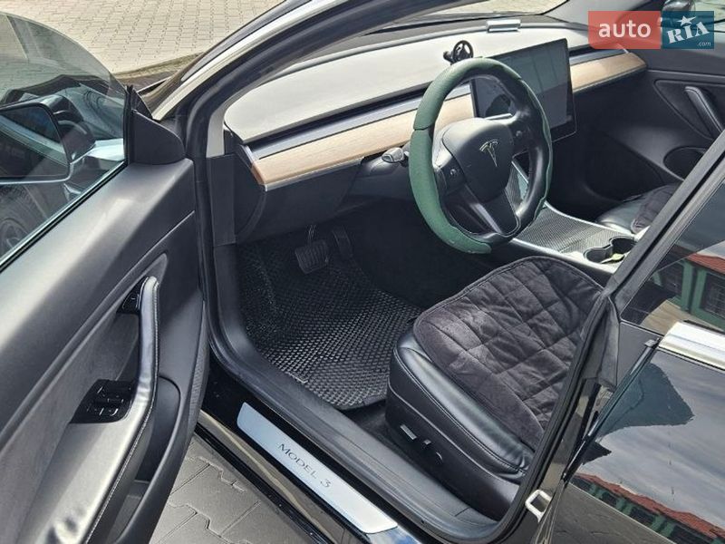 Седан Tesla Model 3 2018 в Ирпене