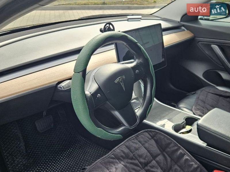 Седан Tesla Model 3 2018 в Ирпене
