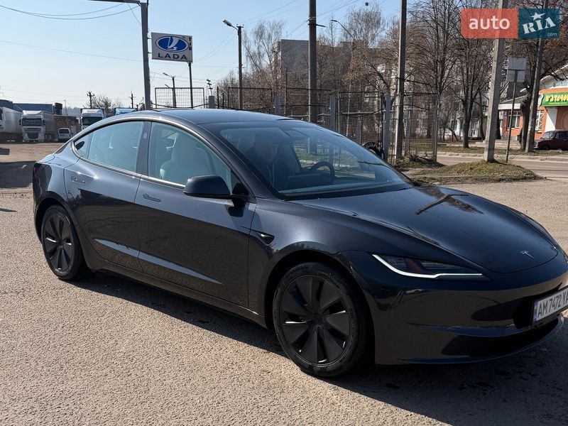 Tesla Model 3 2025