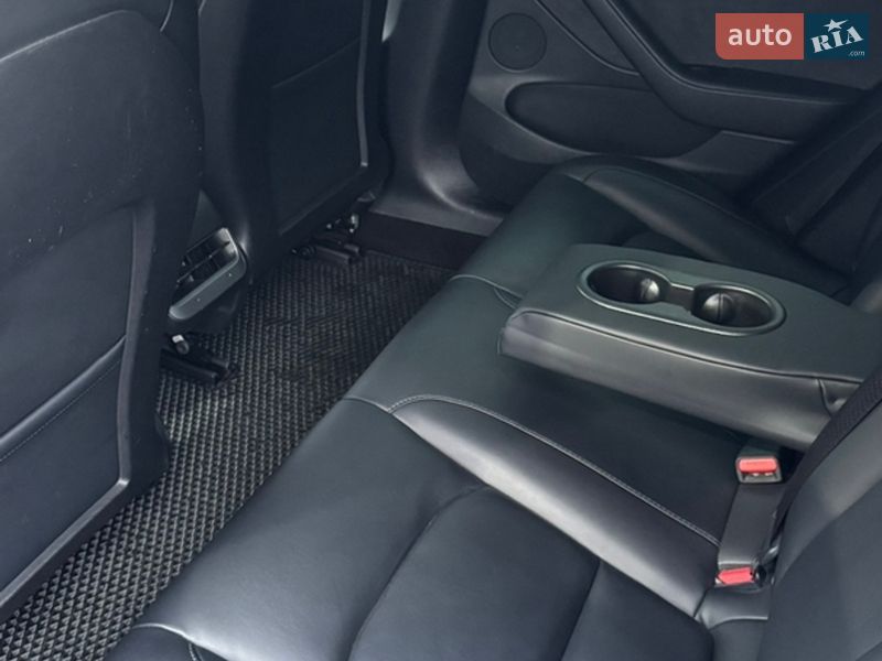 Седан Tesla Model 3 2022 в Одесі