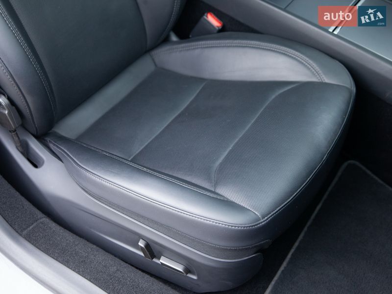 Седан Tesla Model 3 2024 в Киеве фото 21 Седан Tesla Model 3 2024 в Киеве