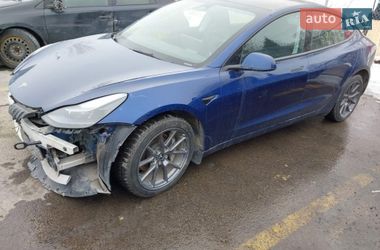 Седан Tesla Model 3 2023 в Киеве