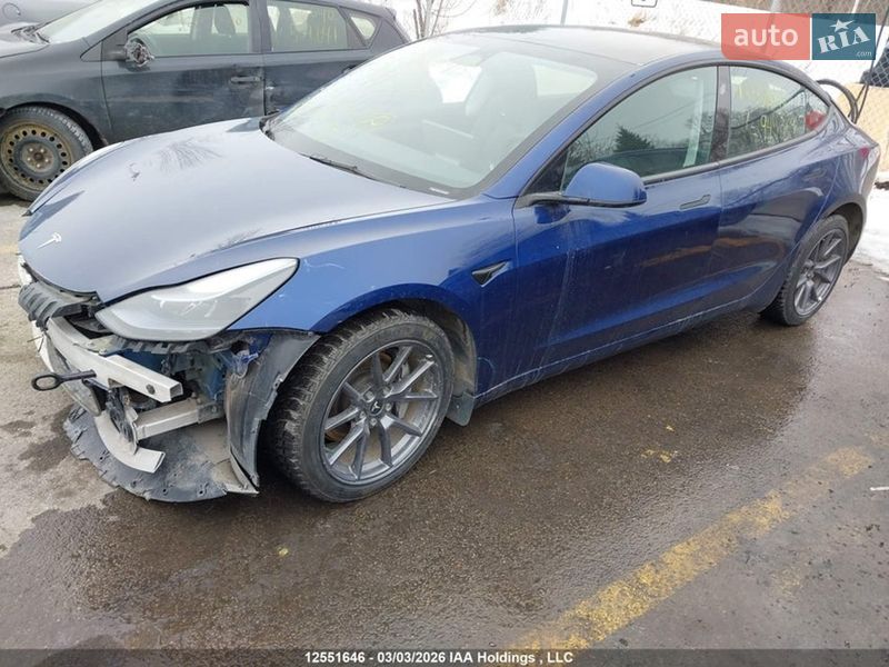 Седан Tesla Model 3 2023 в Киеве