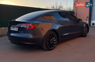 Седан Tesla Model 3 2021 в Коростене