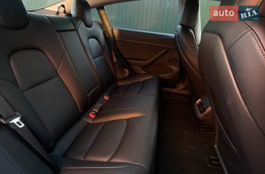 Седан Tesla Model 3 2021 в Коростене