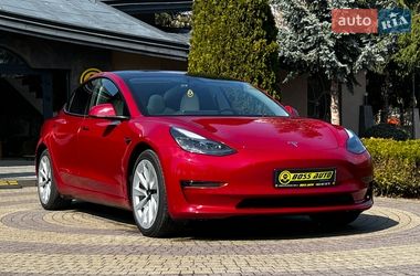 Седан Tesla Model 3 2023 в Львове