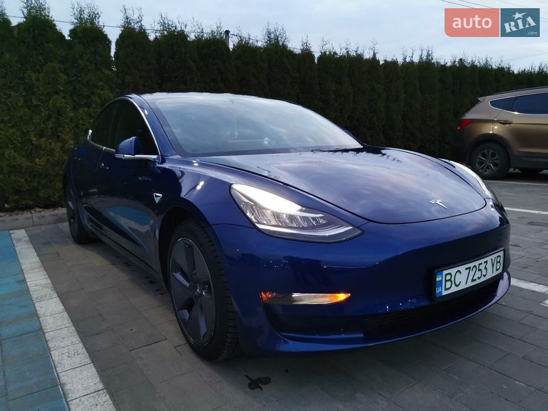Tesla Model 3 2019