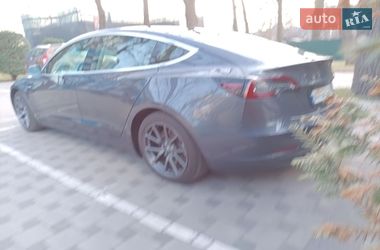 Седан Tesla Model 3 2019 в Киеве