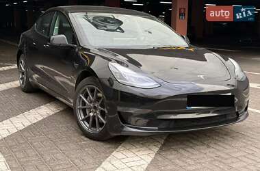 Седан Tesla Model 3 2023 в Киеве