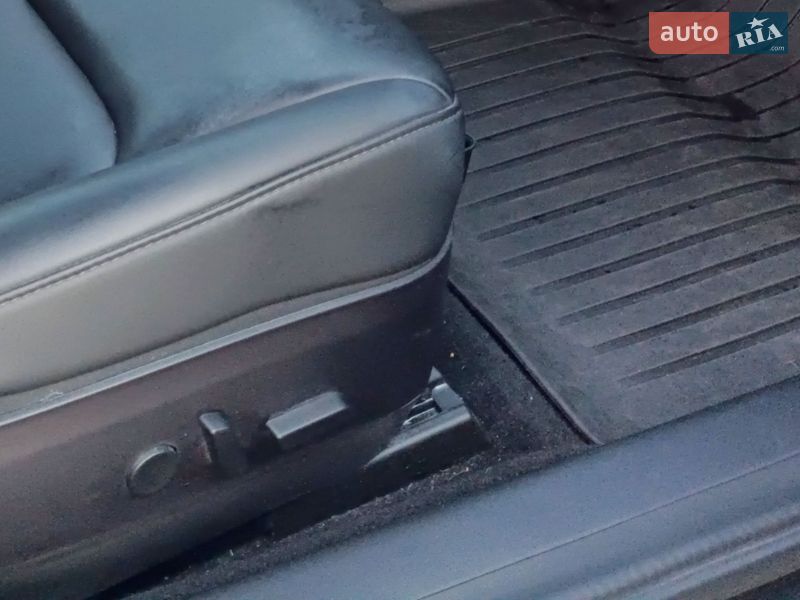 Седан Tesla Model 3 2019 в Киеве