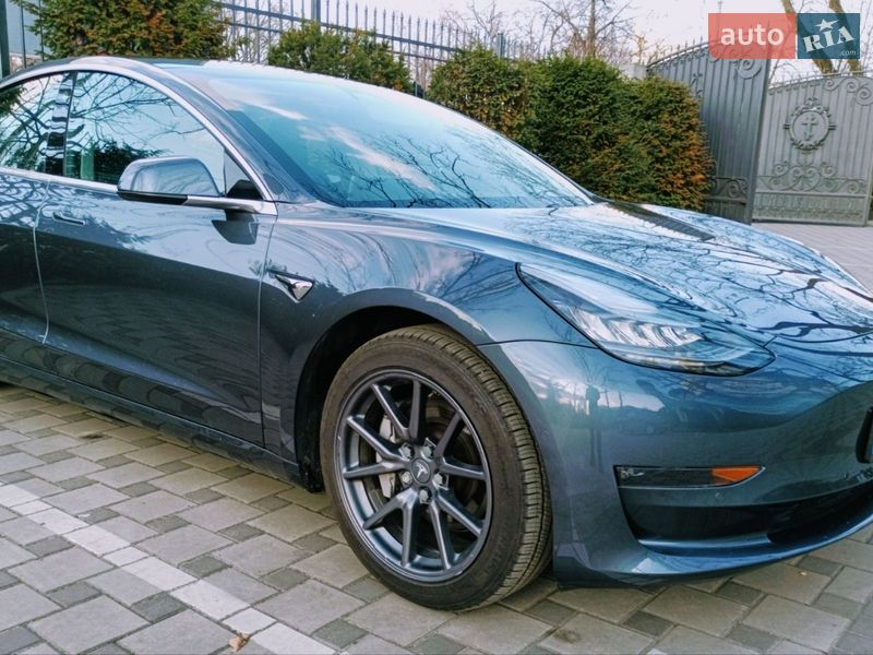 Tesla Model 3 2019