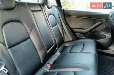 Седан Tesla Model 3 2019 в Киеве