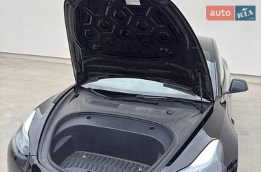 Седан Tesla Model 3 2022 в Ківерцях