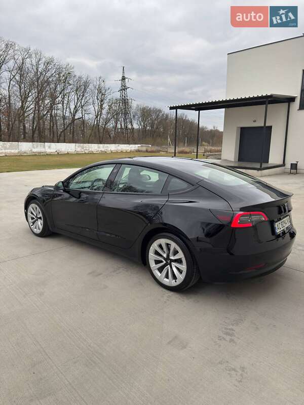 Седан Tesla Model 3 2022 в Ківерцях