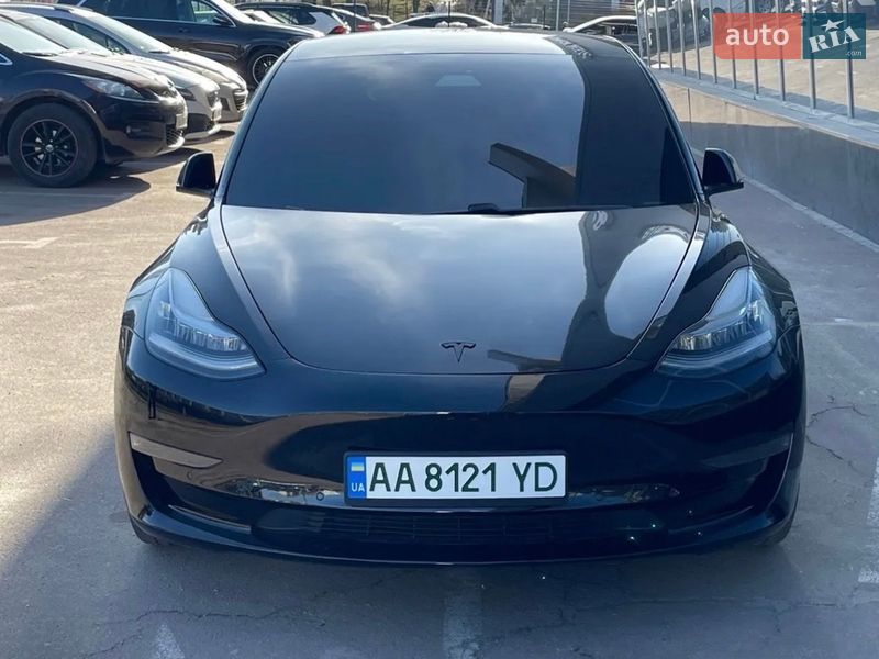 Седан Tesla Model 3 2019 в Киеве
