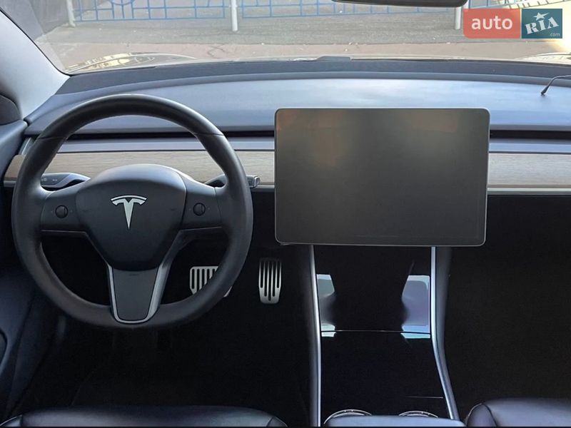 Седан Tesla Model 3 2019 в Киеве