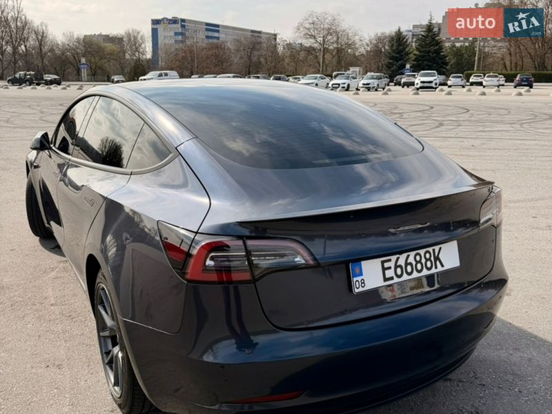 Седан Tesla Model 3 2022 в Запорожье