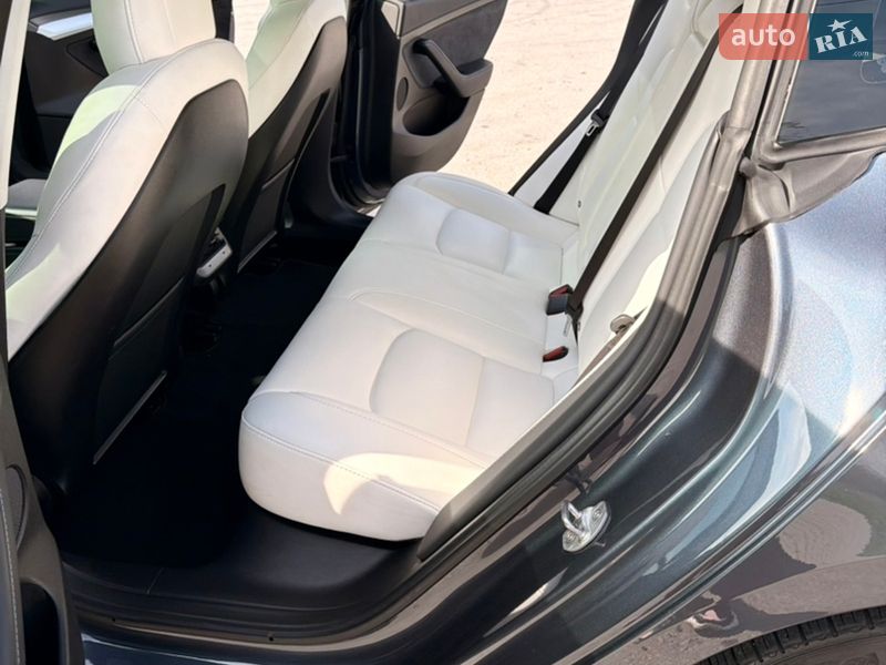 Седан Tesla Model 3 2022 в Запорожье