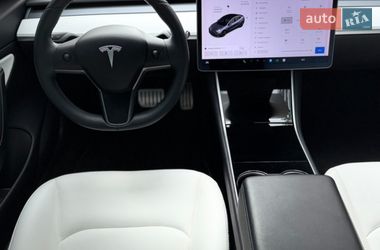 Седан Tesla Model 3 2019 в Чернигове
