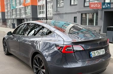 Седан Tesla Model 3 2019 в Чернигове